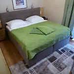 Auerose Garni מלון 2*