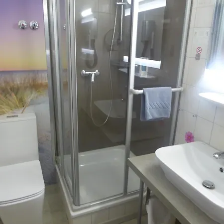 Landhotel Auerose فندق Neu Kosenow